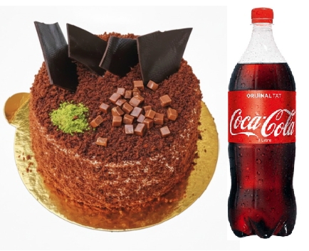4-6 Kişilik Çikolatalı Yaş Pasta + 1 Lt Kola Menüsü
