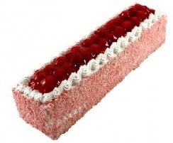 Göz Nuru İle Hazırlanan 4-6 Kişilik Çilekli Baton